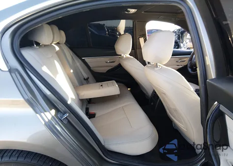 2017 BMW 330I z USA, uszkodzony, nr VIN WBA8B9G55HNU50015